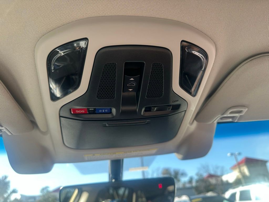 Used 2020 Subaru Outback Touring XT image 33