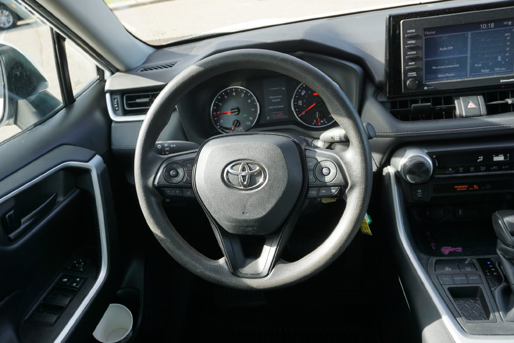 Used 2022 Toyota RAV4 LE FWD image 13