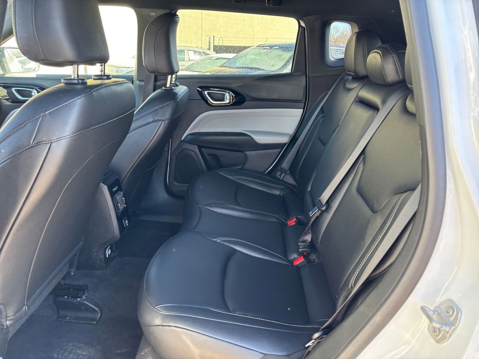 Used 2025 Jeep Compass Limited AWD/4WD image 28