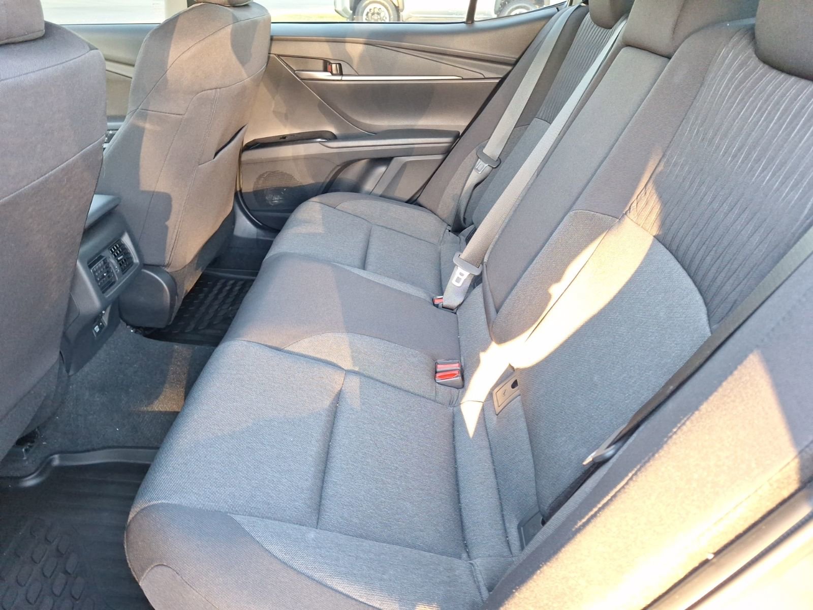 Used 2025 Toyota Camry LE image 30