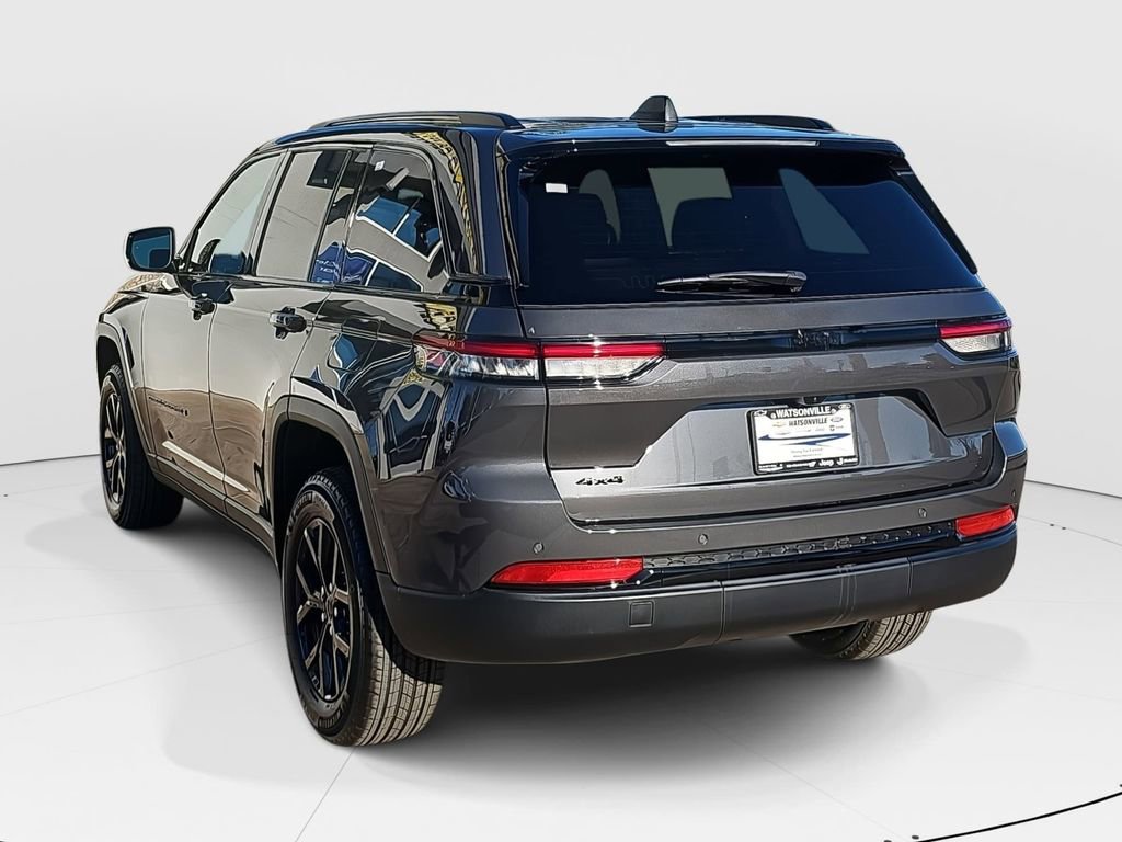 New 2025 Jeep Grand Cherokee Altitude image 5