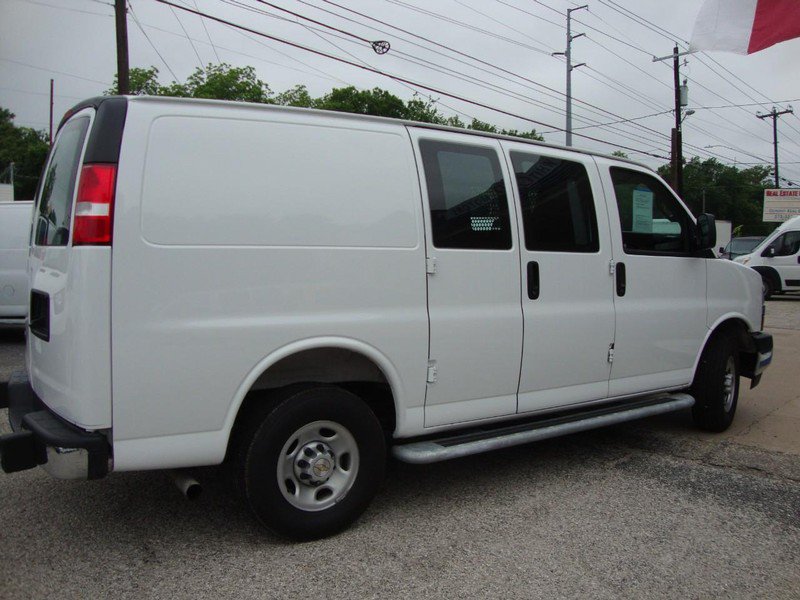 Used 2025 Chevrolet Express 2500 w/ Driver Convenience Package RWD image 9