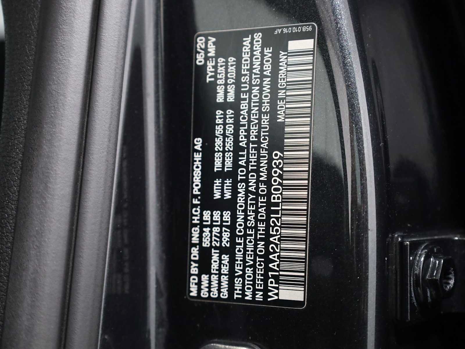 Used 2020 Porsche Macan AWD/4WD image 44