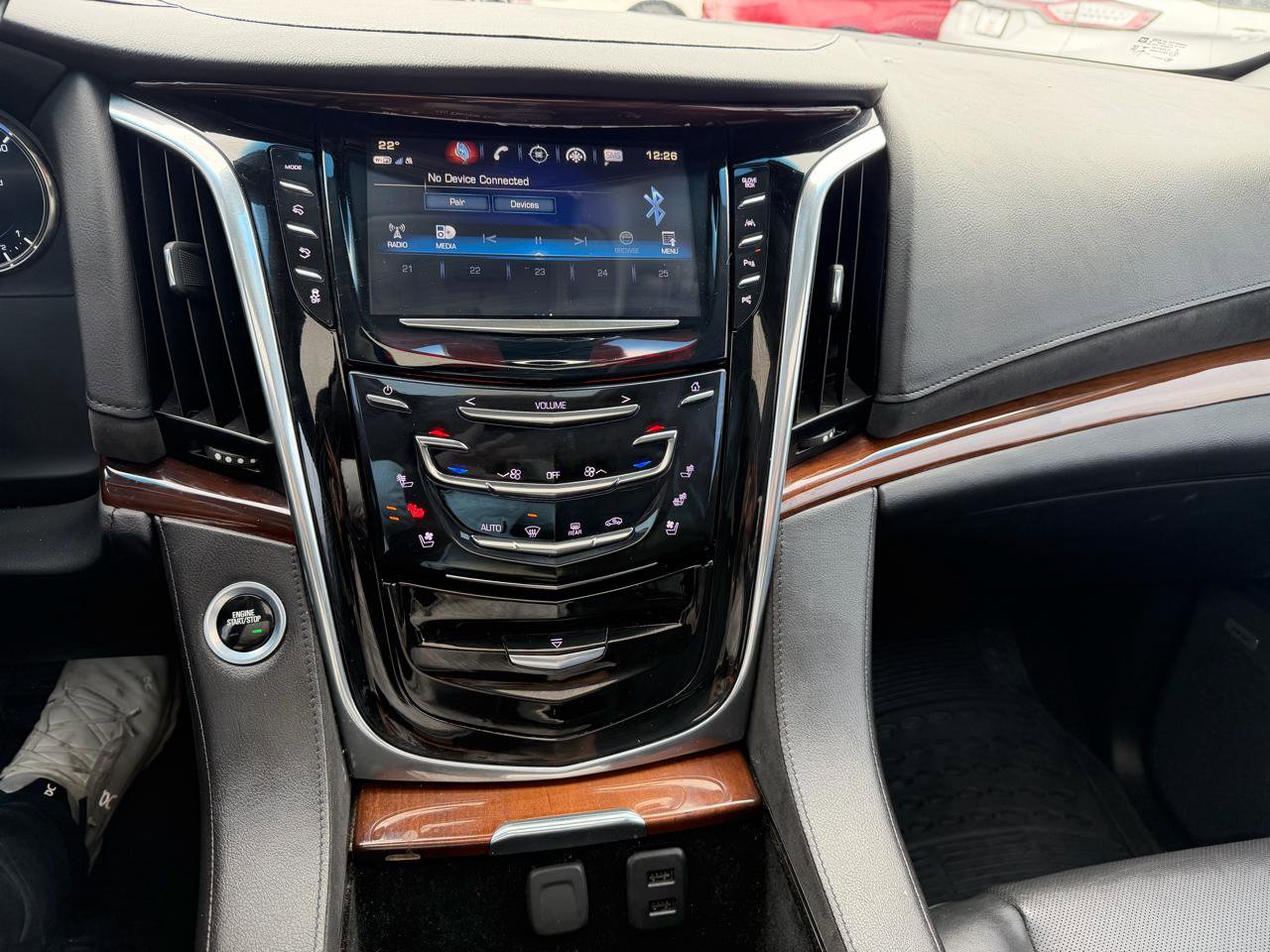 Used 2018 Cadillac Escalade Premium Luxury RWD image 13