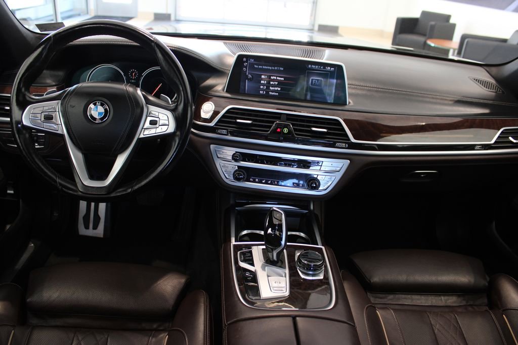Used 2017 BMW 750i xDrive AWD/4WD image 7