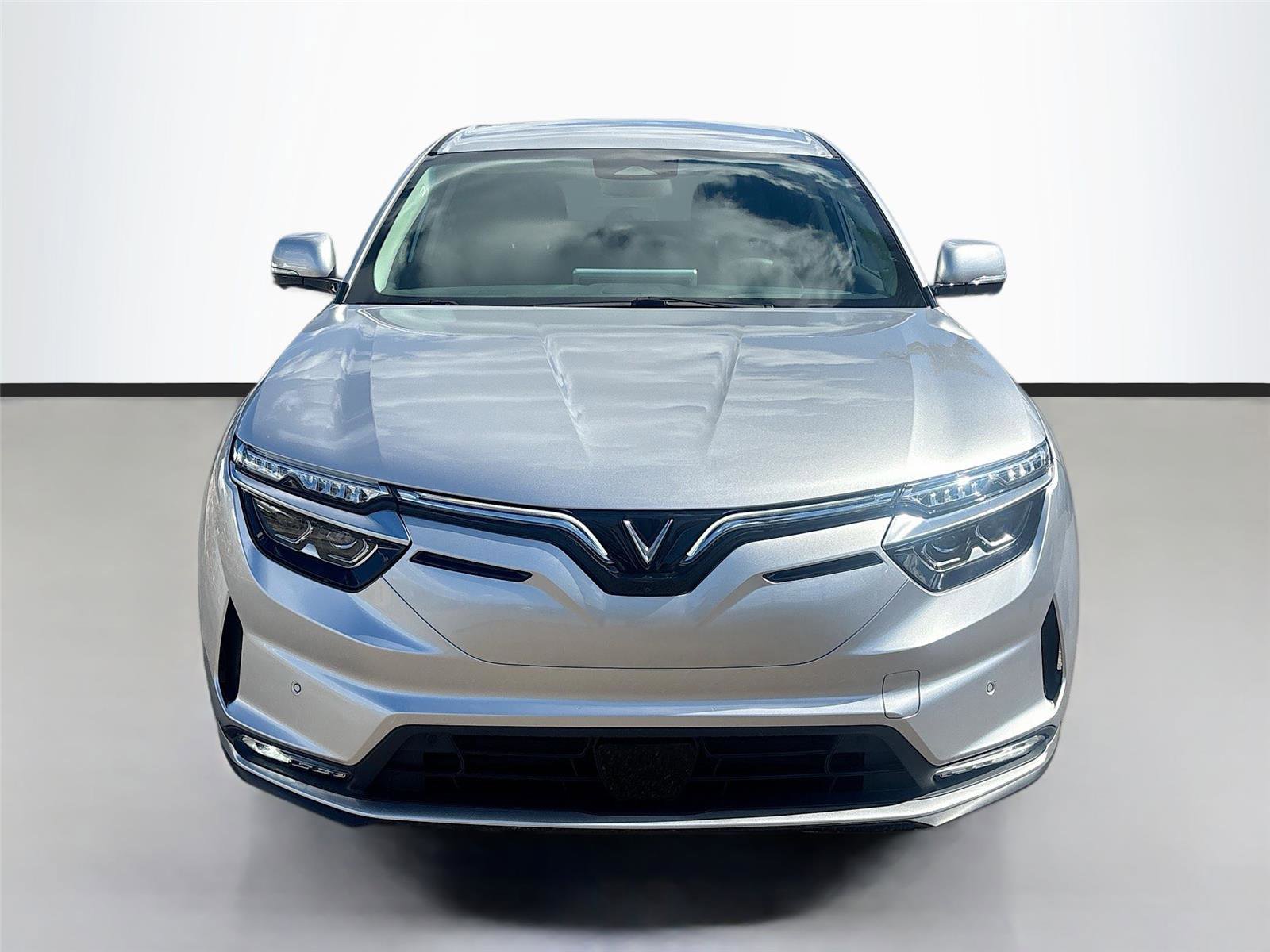 New 2025 VinFast VF 8 Eco image 2