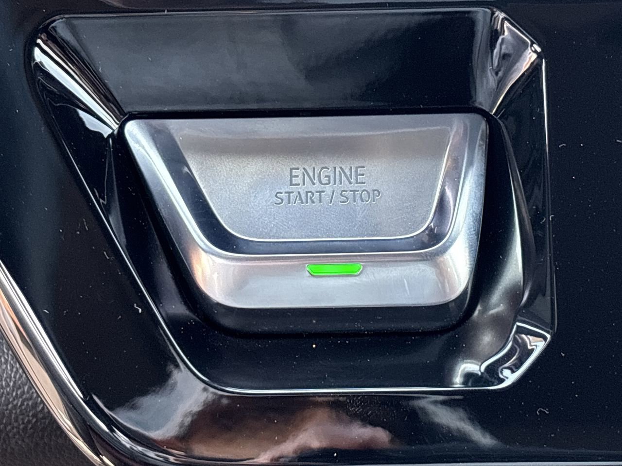 Used 2025 GMC Sierra 2500 Denali Ultimate image 33