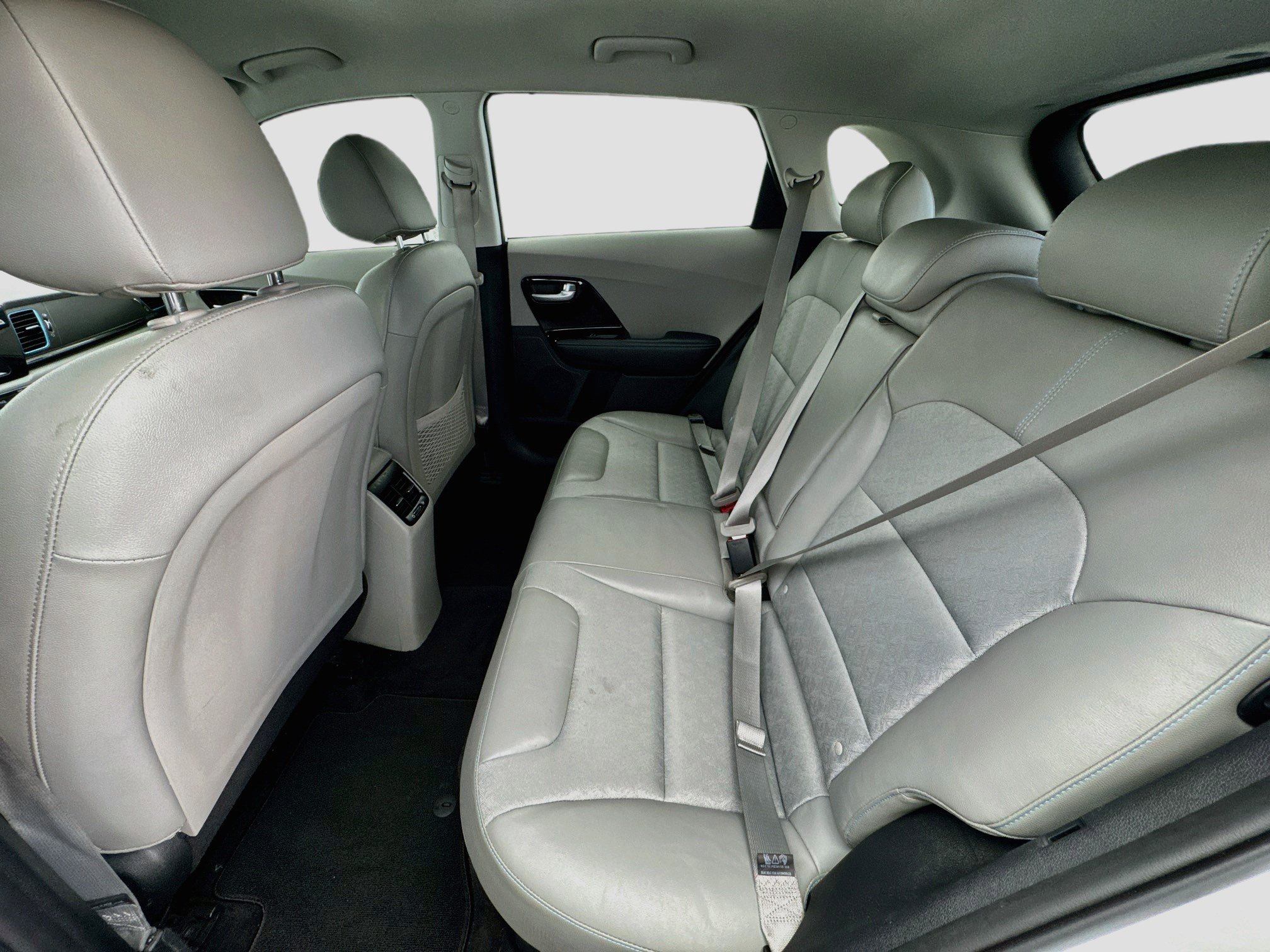 Used 2018 Kia Niro EX FWD image 15