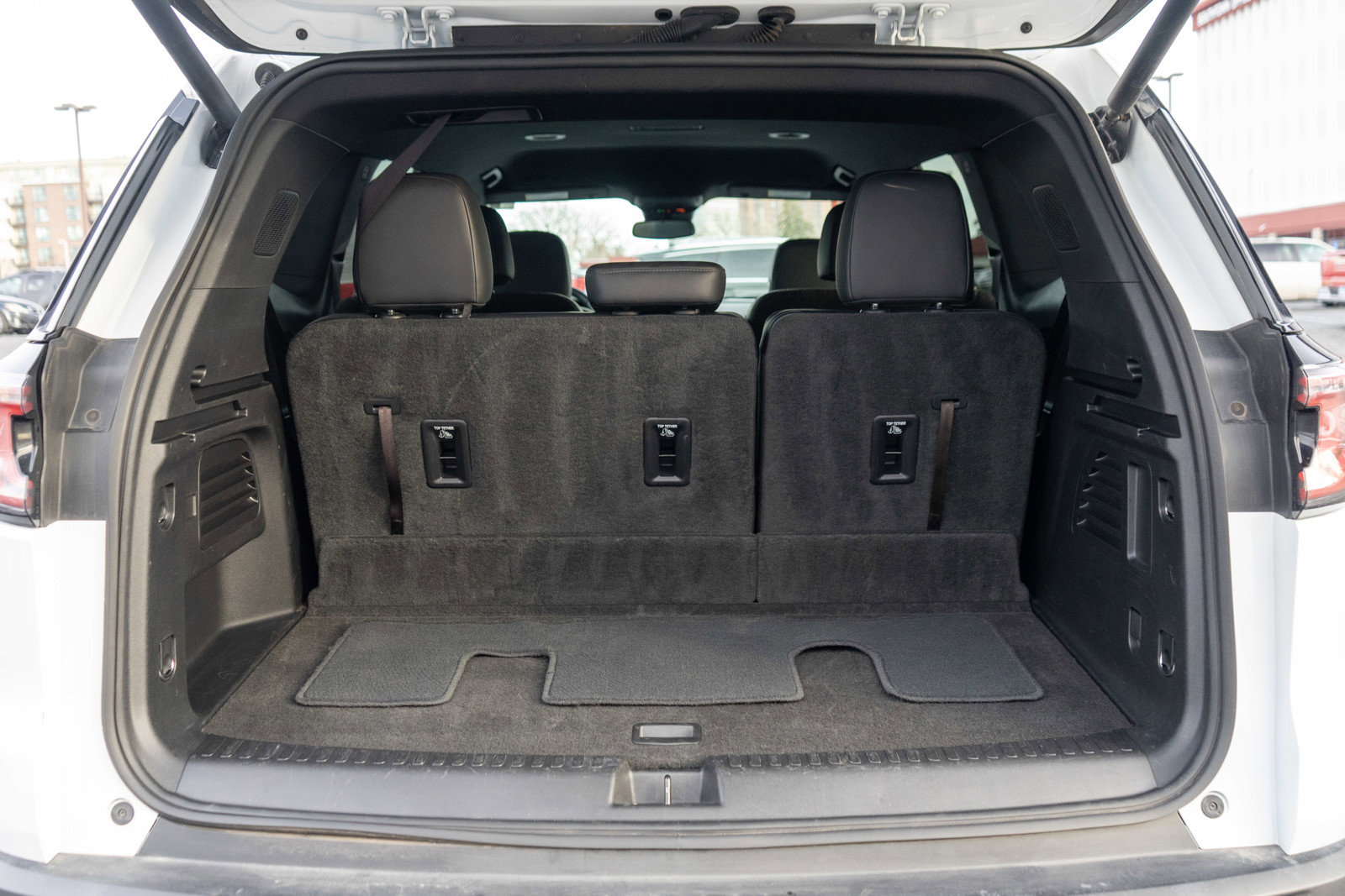 Used 2024 GMC Acadia Elevation image 9