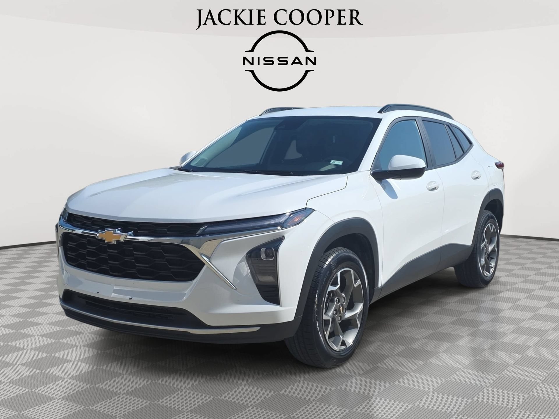 Used 2025 Chevrolet Trax LT FWD image 1