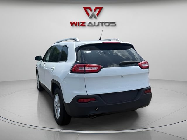 Used 2018 Jeep Cherokee Latitude FWD image 3