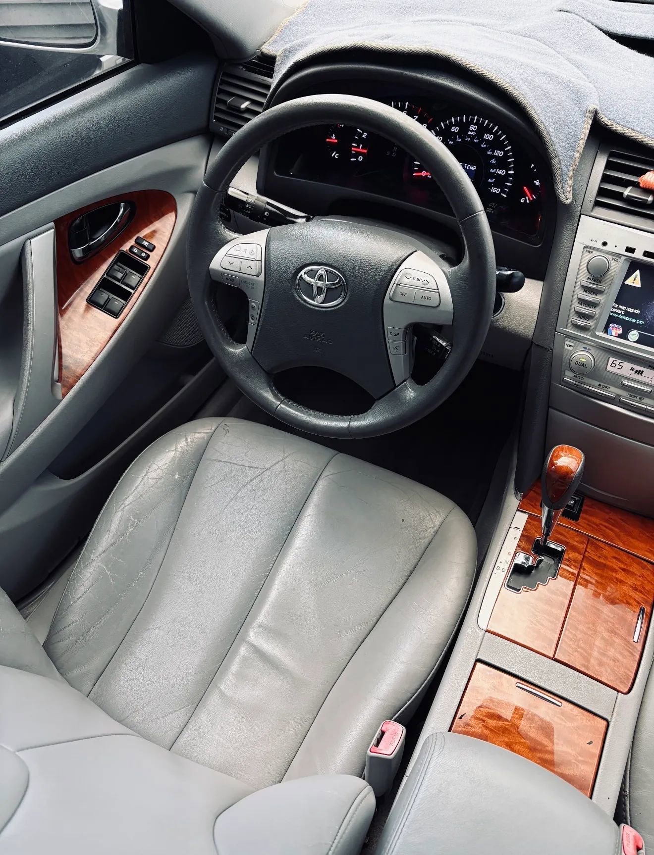 Used 2011 Toyota Camry XLE w/ XLE Extra-Value Pkg #1 image 3