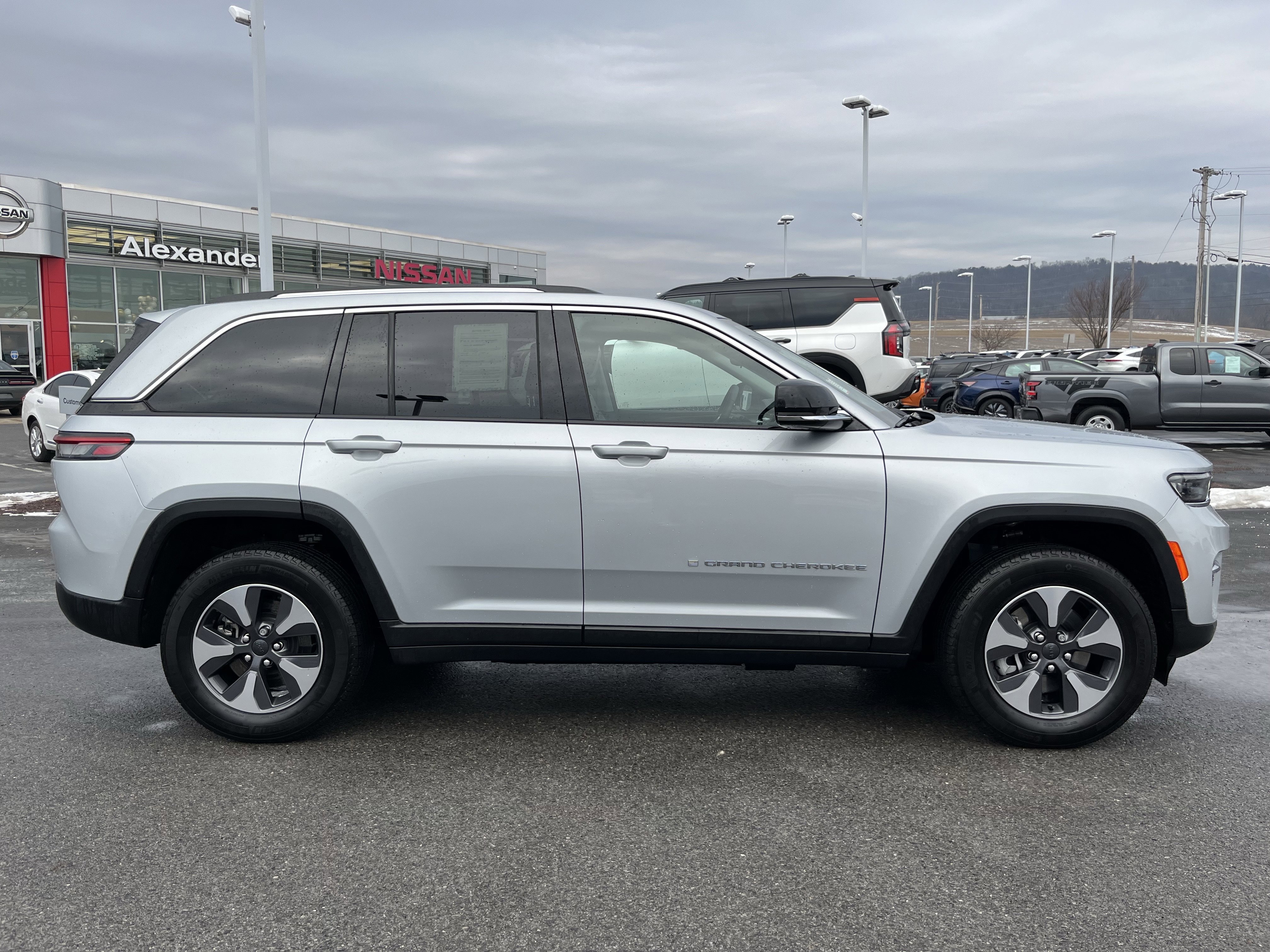Used 2022 Jeep Grand Cherokee Limited 4xe video 2