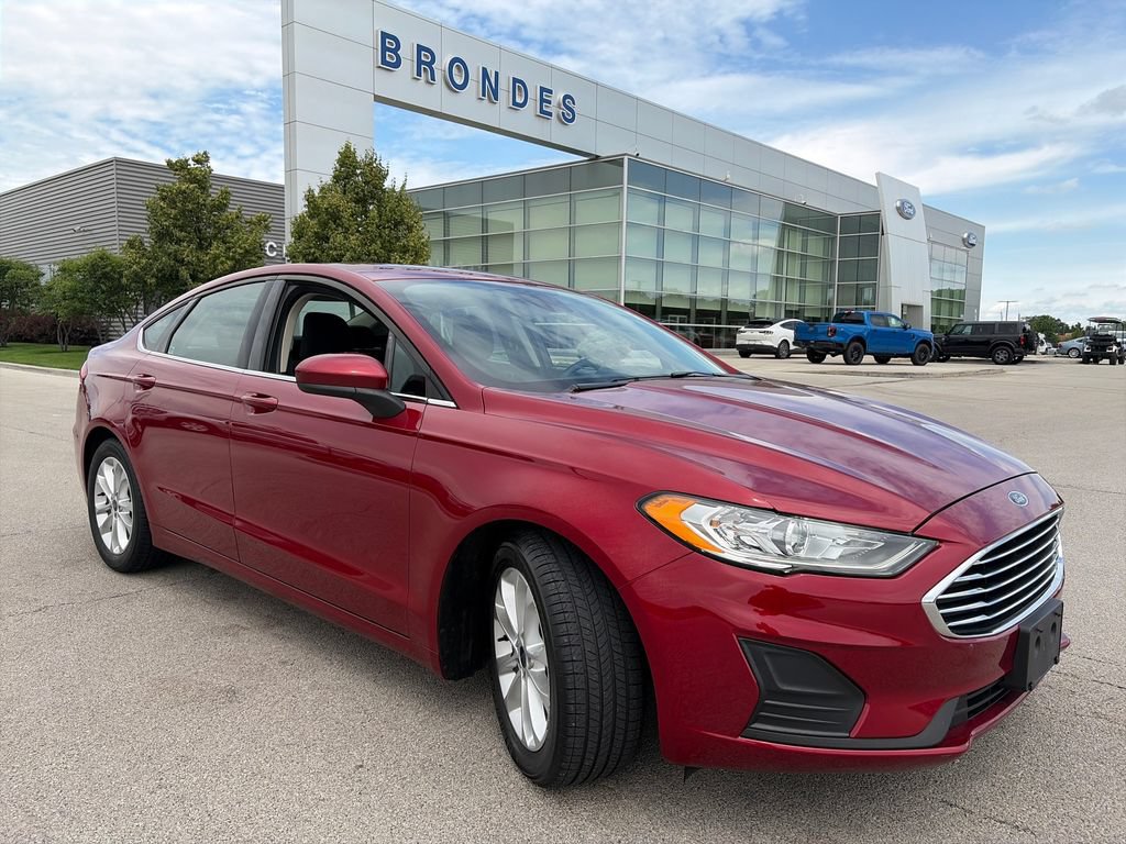 Used 2019 Ford Fusion SE FWD image 1