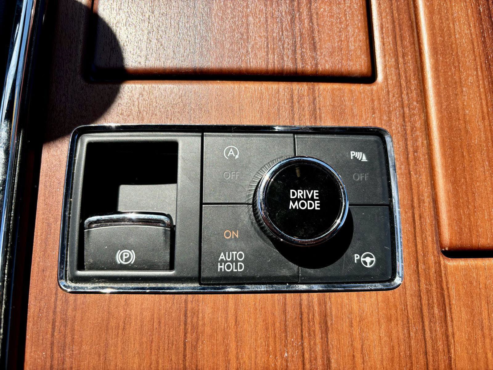 Used 2020 Lincoln Navigator L Reserve w/ Equipment Group 201A Reserve AWD/4WD image 28