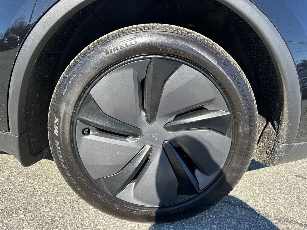 Used 2026 Tesla Model Y Long Range RWD image 32