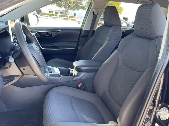 Used 2025 Toyota RAV4 LE AWD/4WD image 23