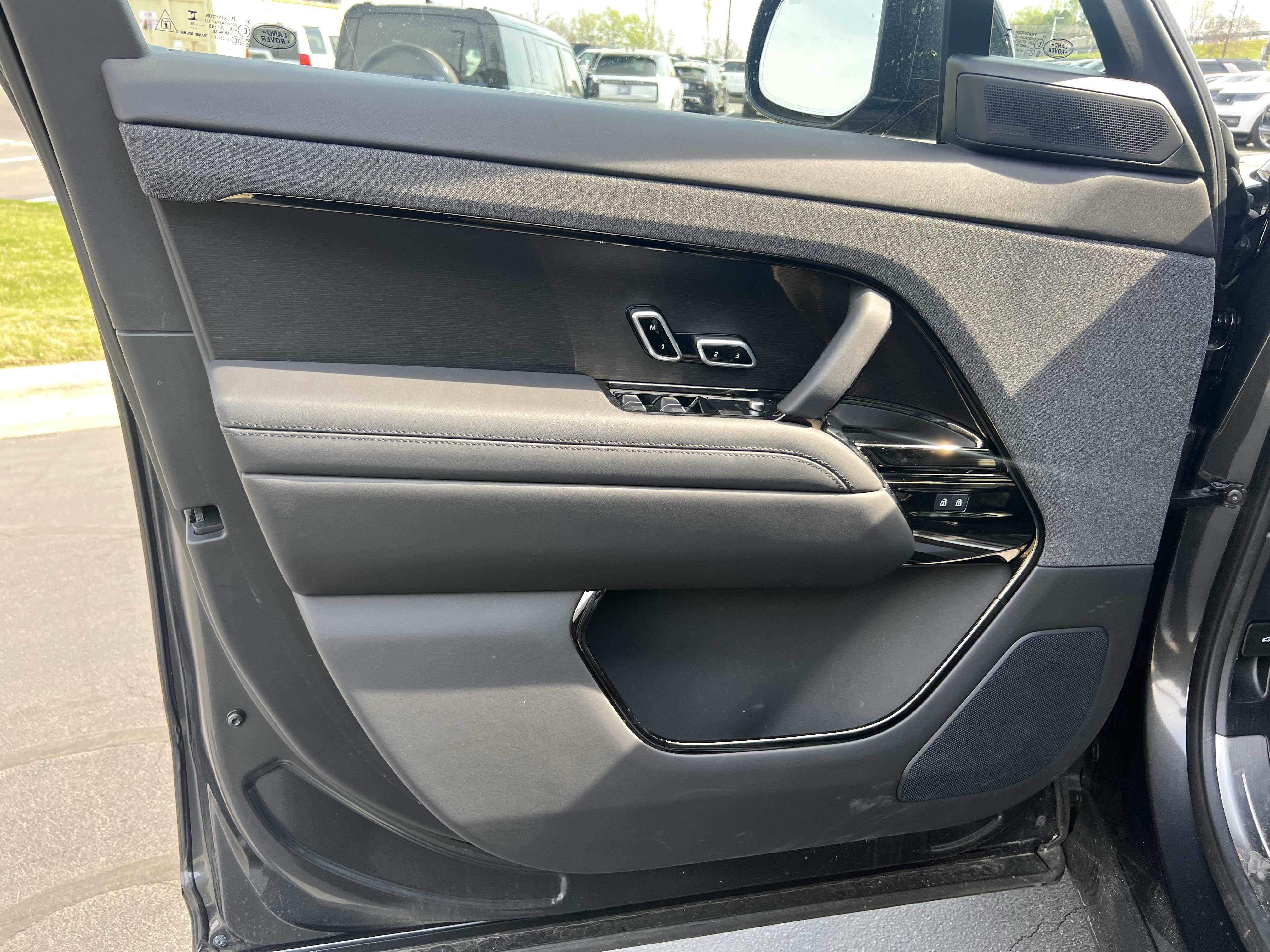 Certified 2025 Land Rover Range Rover Sport Autobiography image 16