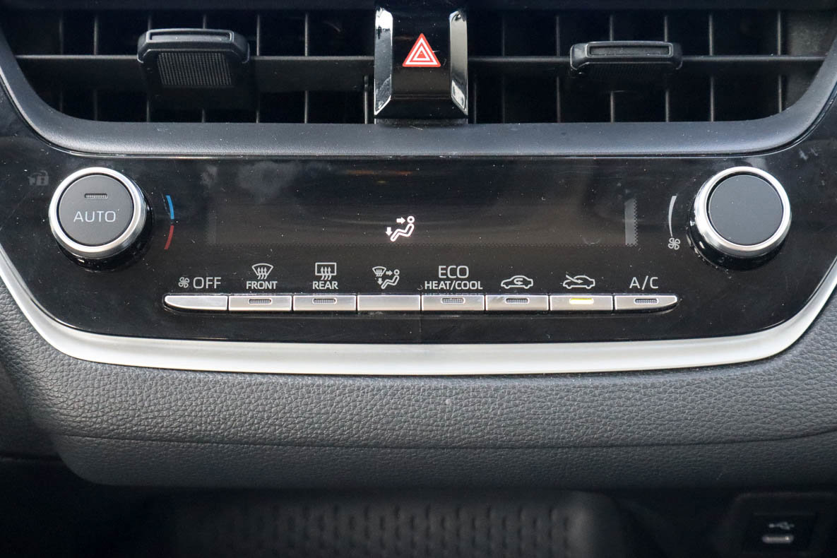 Used 2024 Toyota Corolla LE FWD image 11