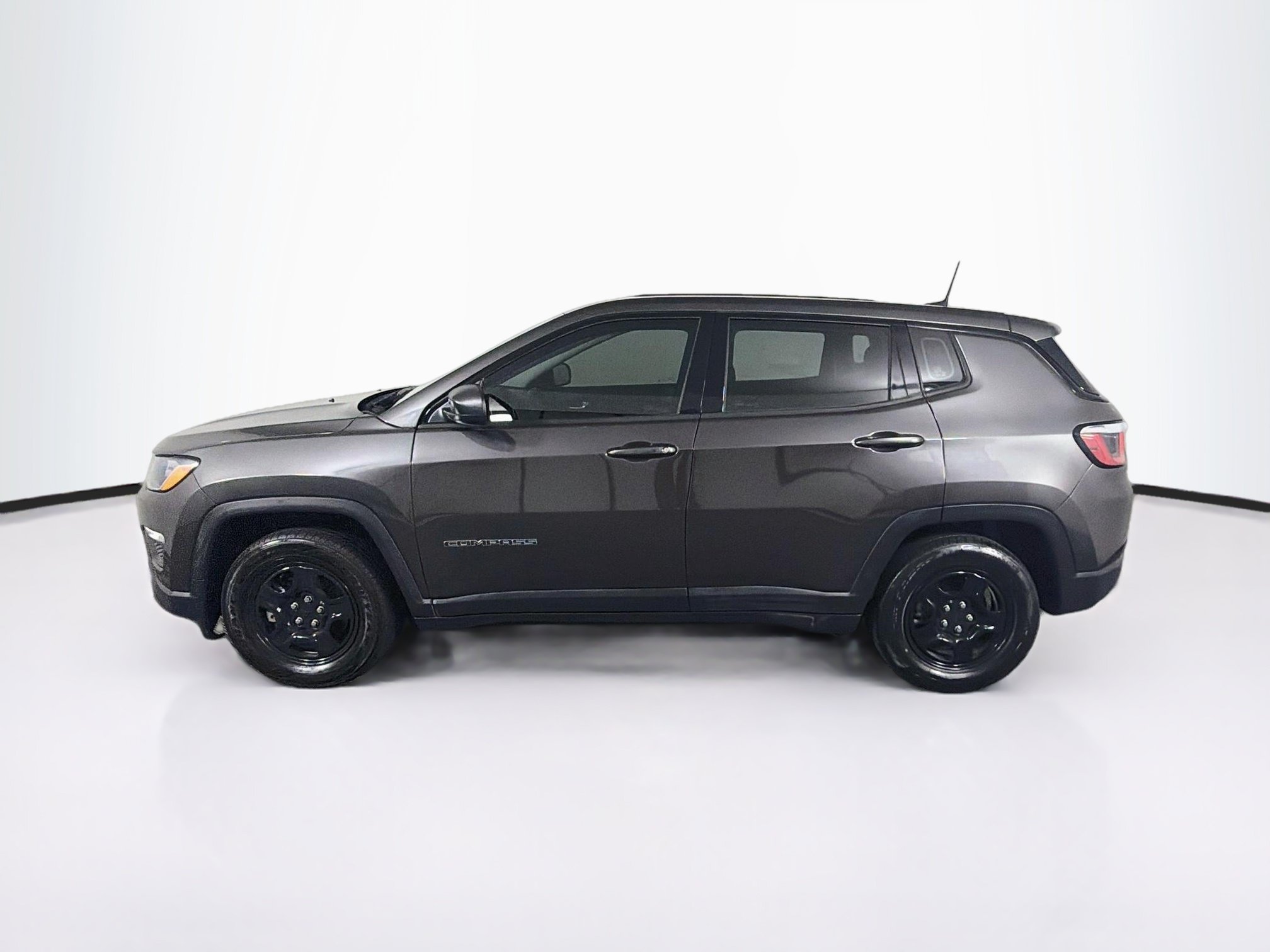 Used 2019 Jeep Compass Sport w/ Tech Group FWD image 4