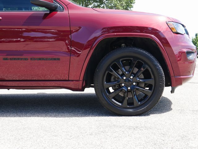 Used 2022 Jeep Grand Cherokee Laredo X image 12