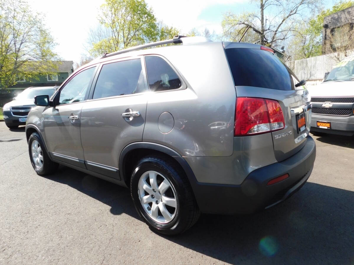 Used 2013 Kia Sorento LX w/ Convenience Pkg image 3
