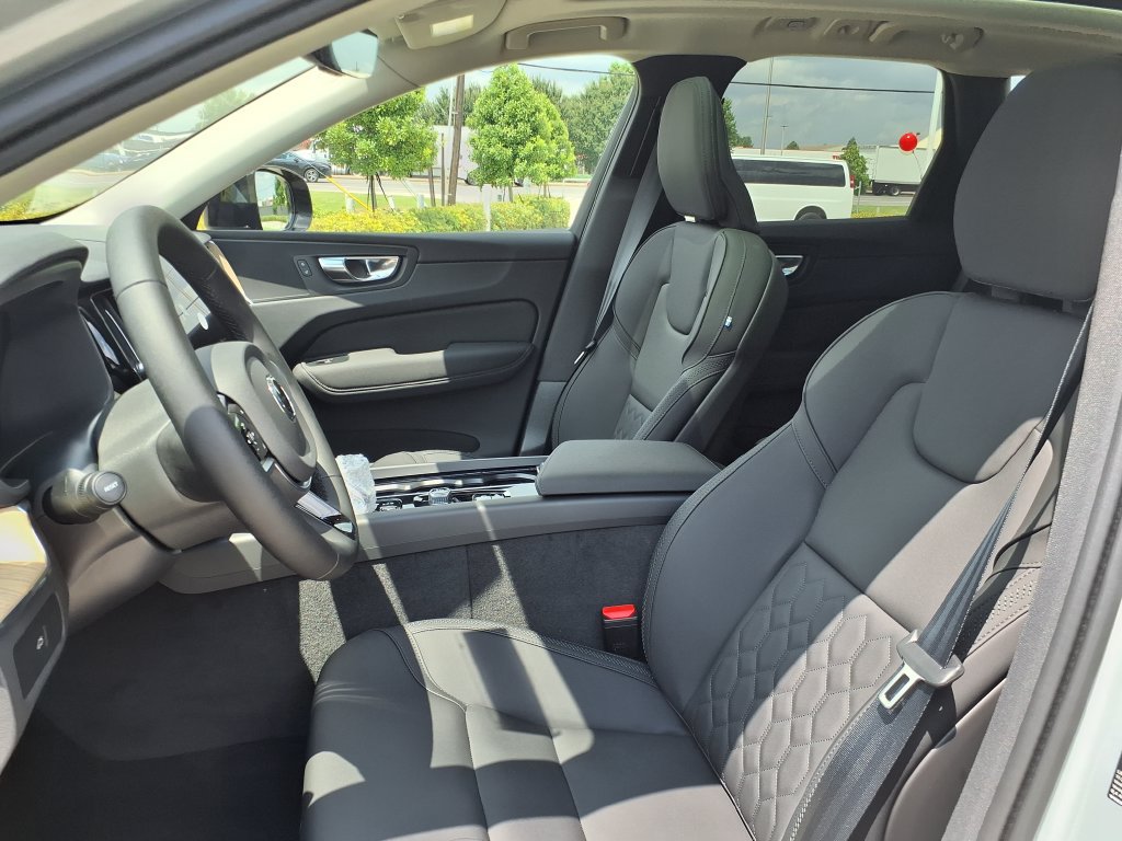 New 2026 Volvo XC60 B5 Plus w/ Protection Package Premier AWD/4WD image 13