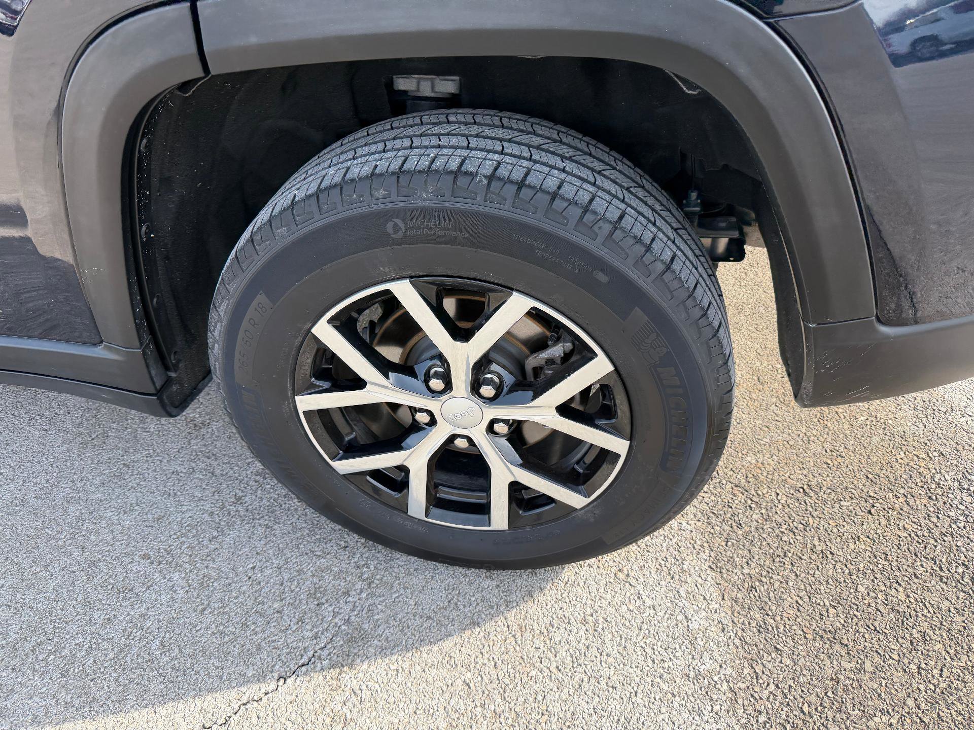 Used 2024 Jeep Grand Cherokee Limited image 13