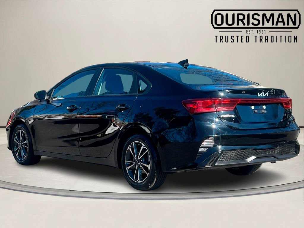 Used 2023 Kia Forte LXS image 3