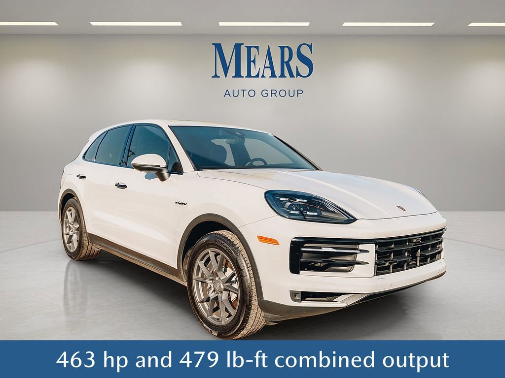 Used 2024 Porsche Cayenne w/ Premium Package image 4