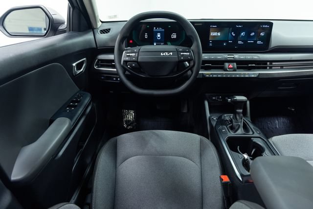 Used 2025 Kia K4 FWD image 3