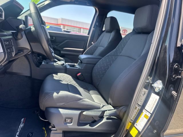 Used 2025 Toyota Tacoma SR5 image 14