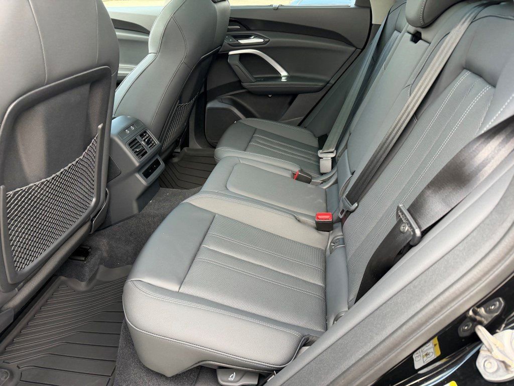 New 2025 Audi Q5 2.0T Premium Plus image 16