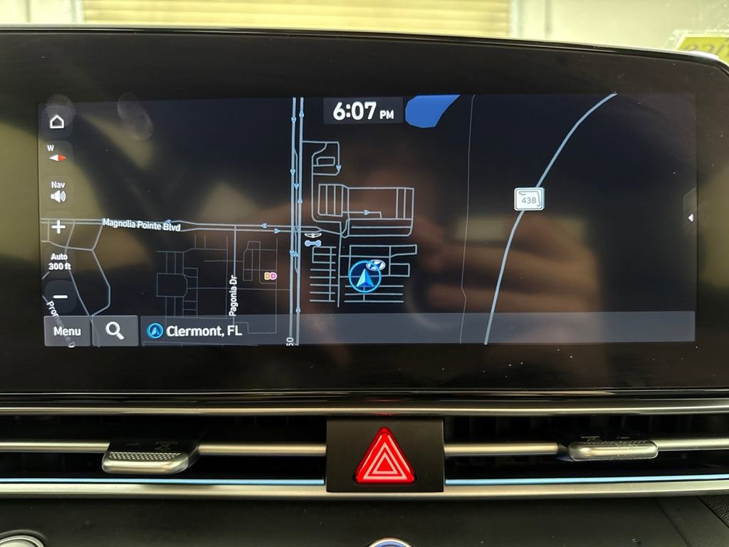 Used 2023 Hyundai Elantra Limited image 19