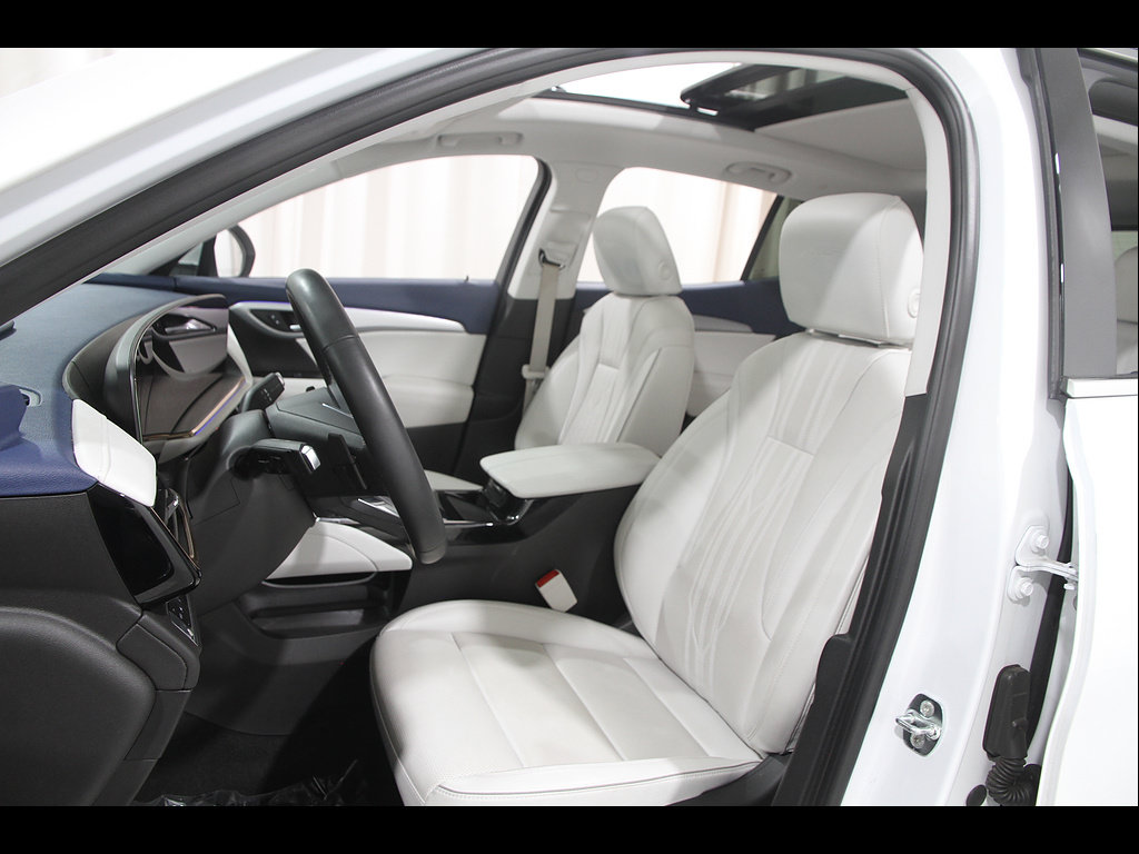 Certified 2025 Buick Envision Avenir AWD/4WD image 5