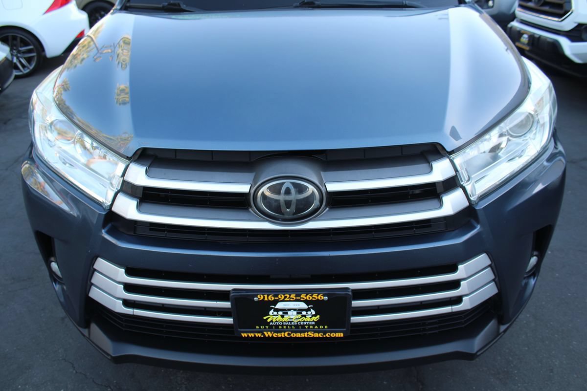 Used 2018 Toyota Highlander XLE w/ Carpet Mat Package (TMS) FWD image 9