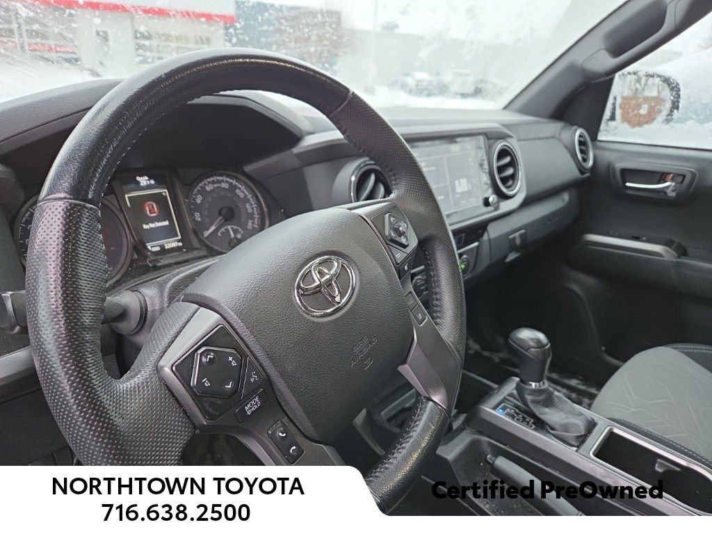 Used 2022 Toyota Tacoma TRD Off-Road image 17