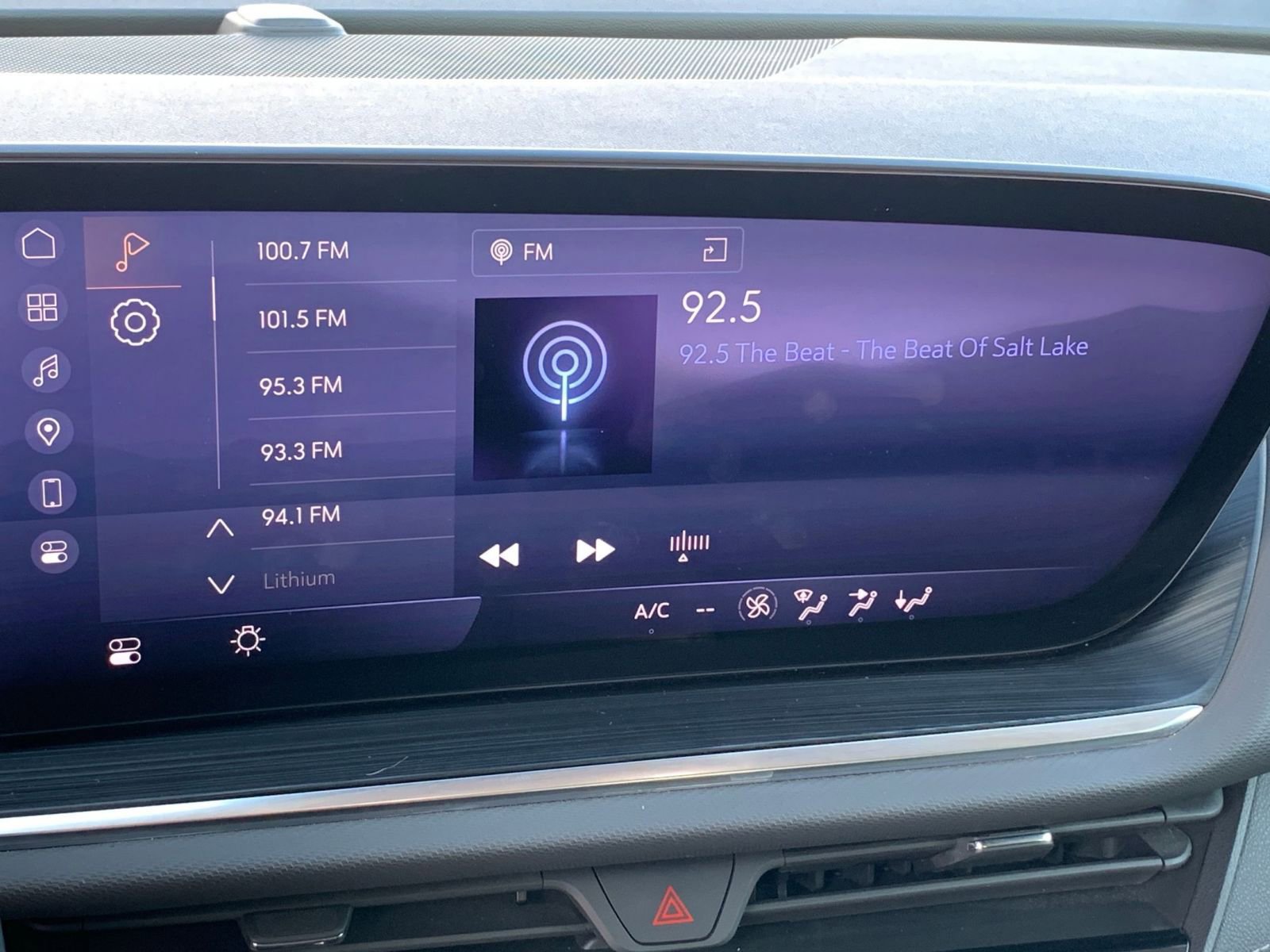 Used 2024 Buick Envision Preferred image 21