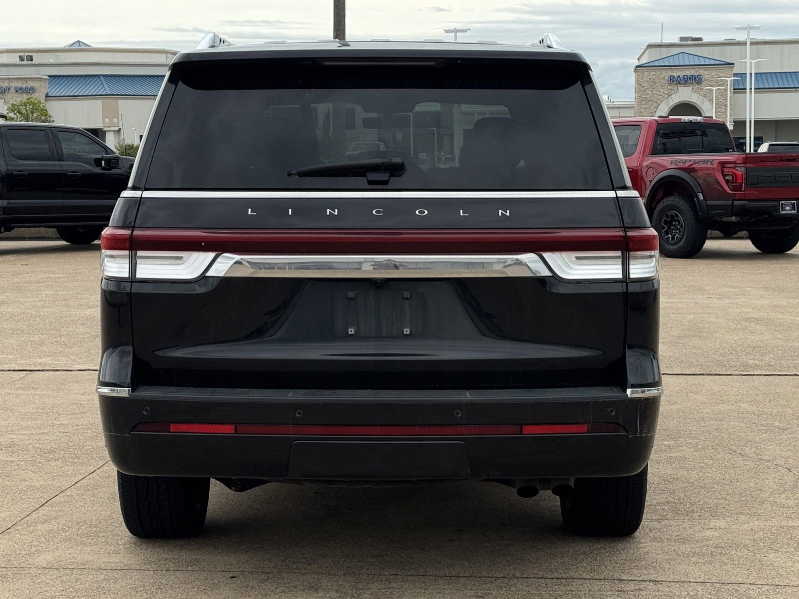 Used 2022 Lincoln Navigator L Reserve AWD/4WD image 5