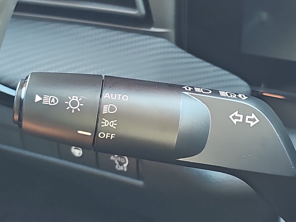 New 2027 Nissan Kicks SR w/ Cold Weather Package FWD image 34