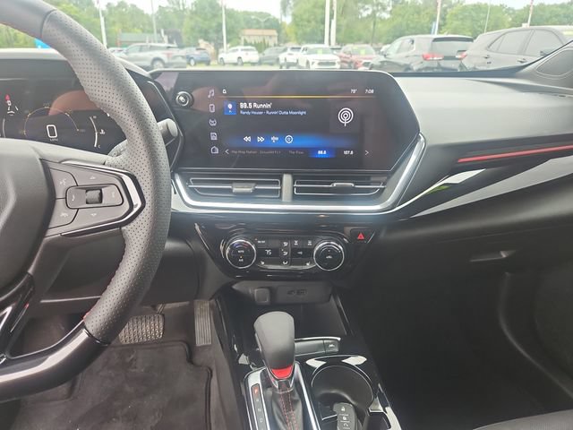 Used 2025 Chevrolet Trax RS w/ Driver Confidence Package FWD image 18