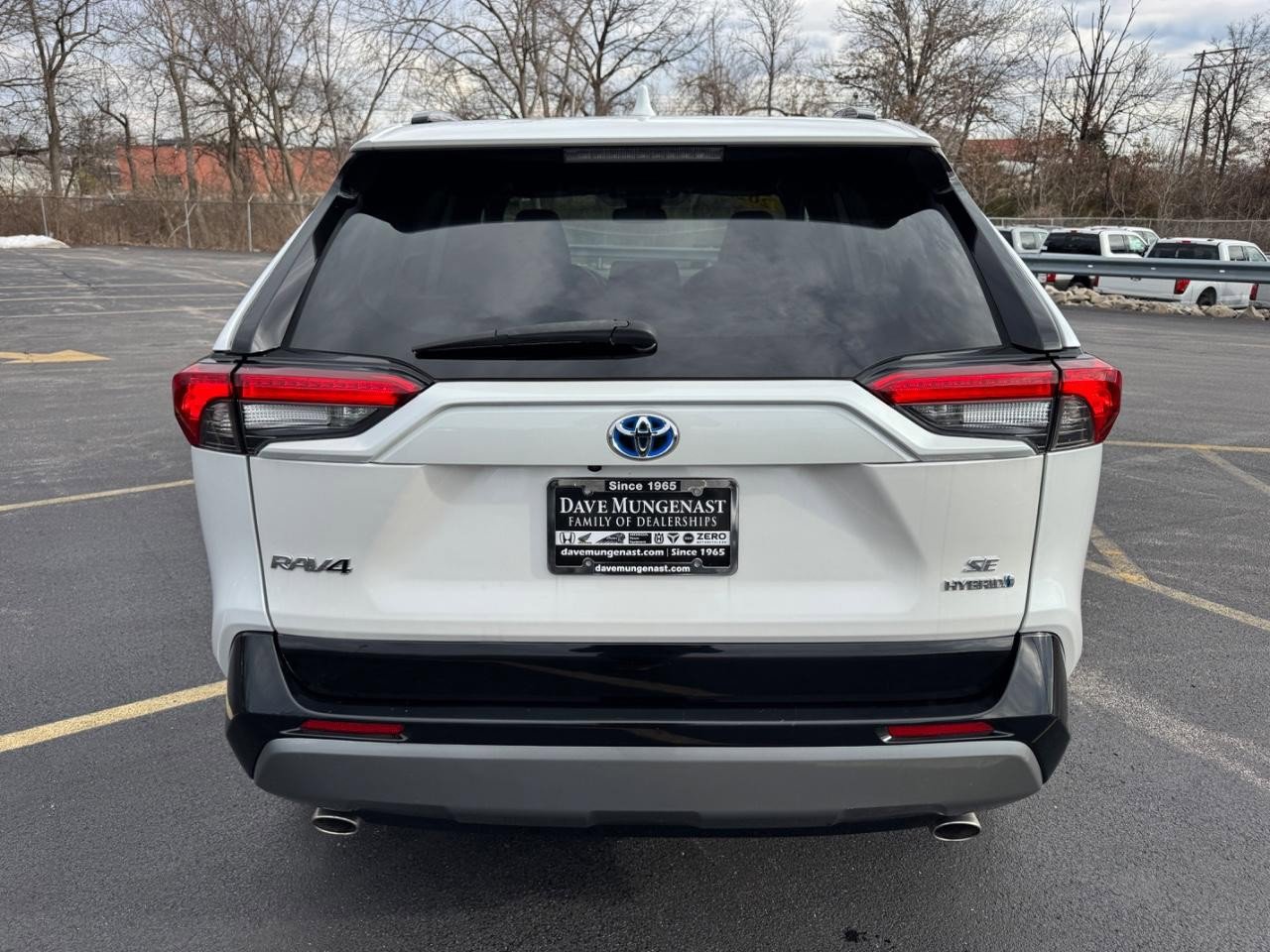 Used 2023 Toyota RAV4 SE image 8