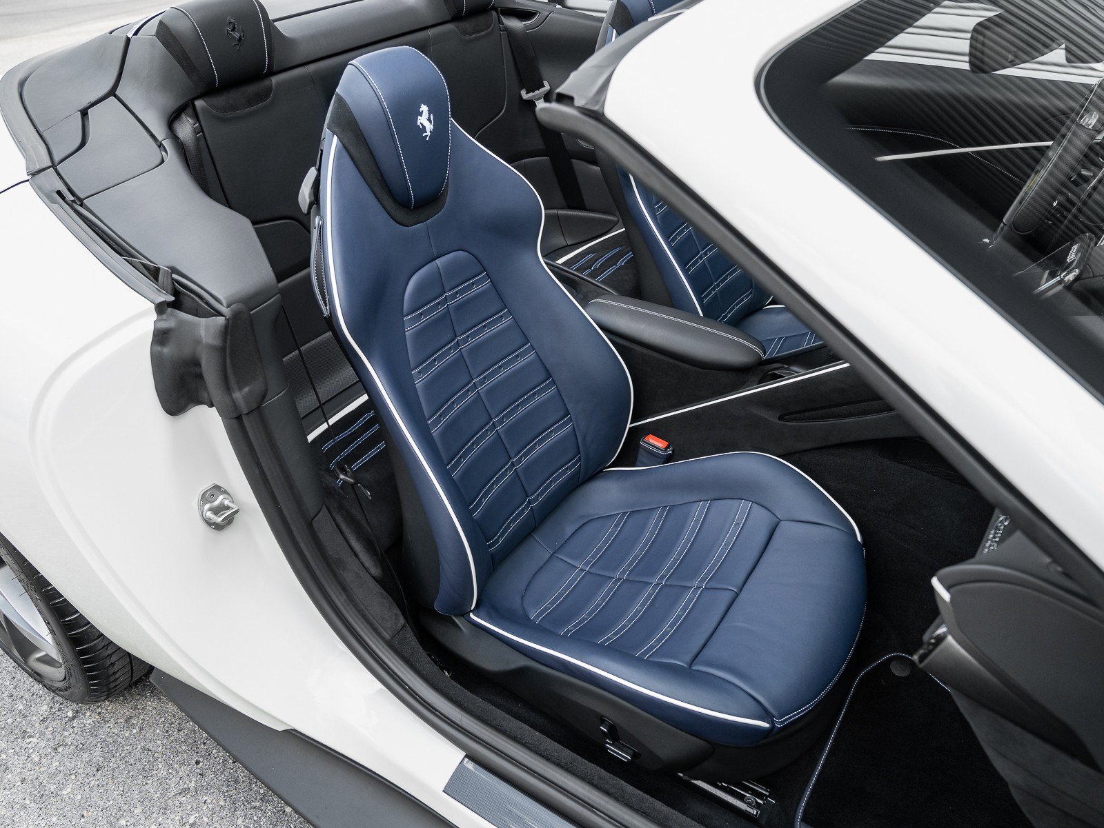 Used 2024 Ferrari Roma Spider image 4