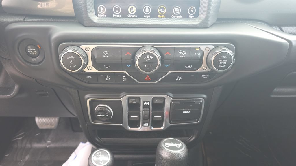 Used 2018 Jeep Wrangler Unlimited Sahara AWD/4WD image 20