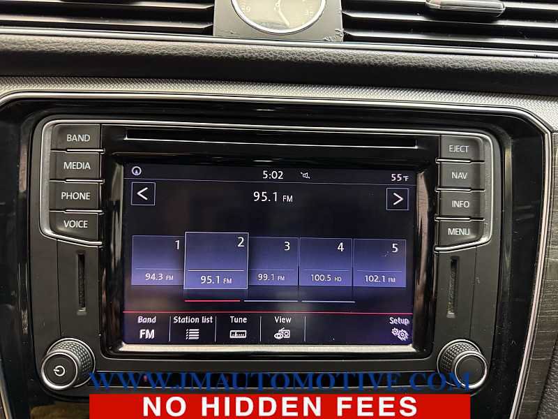 Used 2017 Volkswagen Passat 1.8T SE FWD image 23