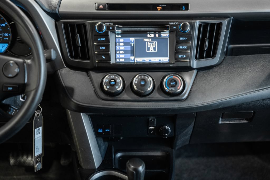 Used 2016 Toyota RAV4 LE AWD/4WD image 15