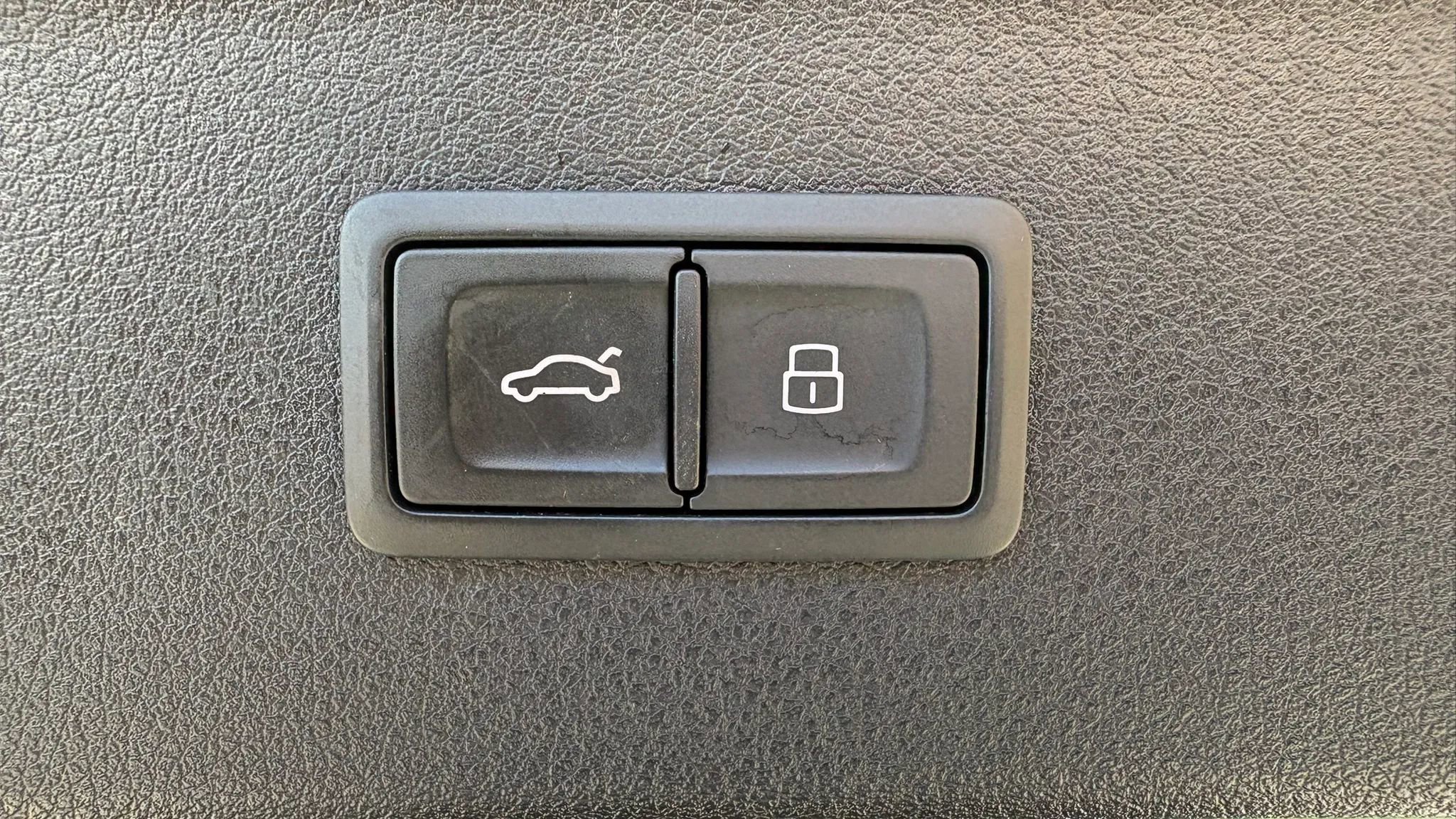 Used 2018 Audi Q3 2.0T Premium w/ Convenience Package AWD/4WD image 25