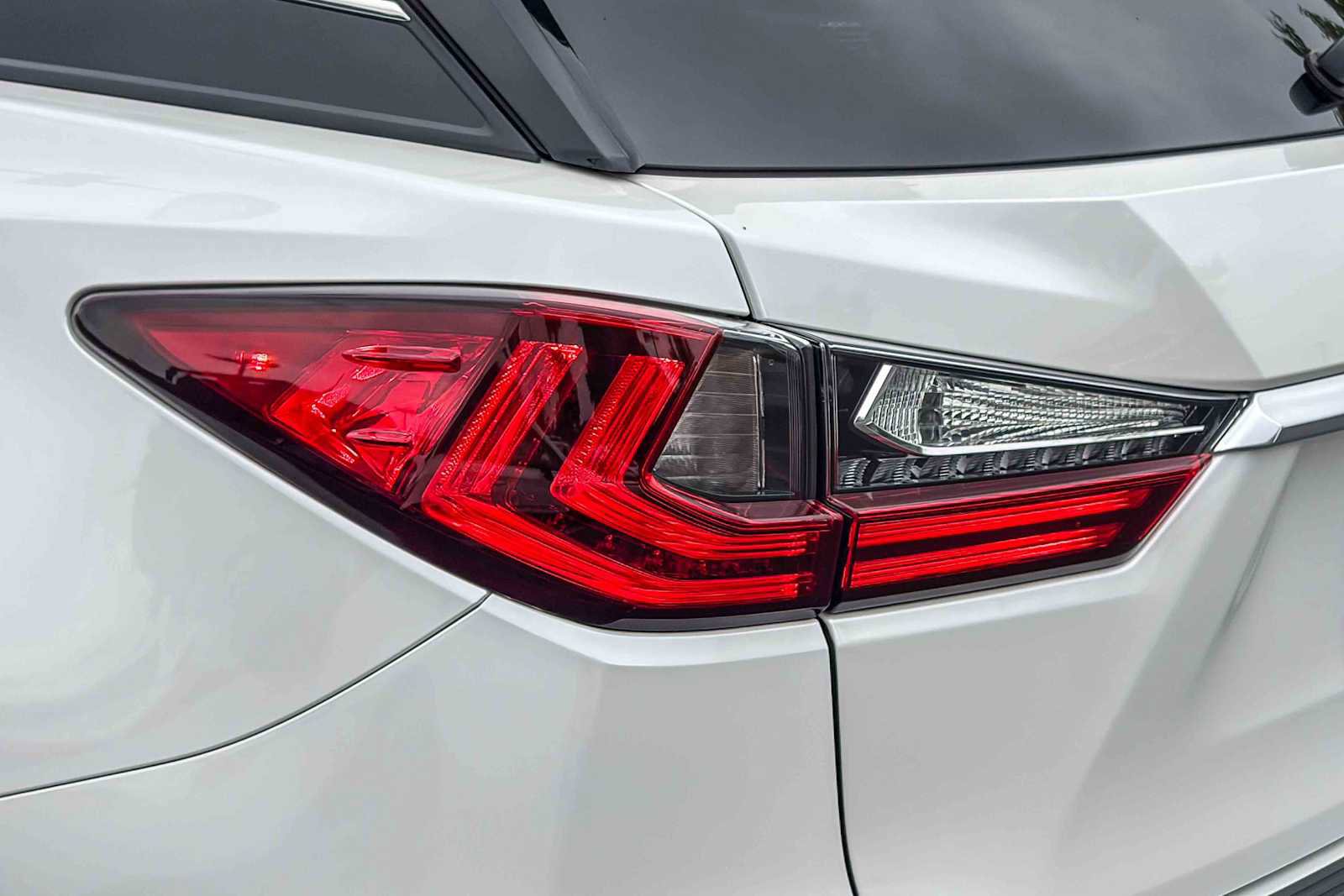 Certified 2022 Lexus RX 350L FWD w/ Premium Package image 8