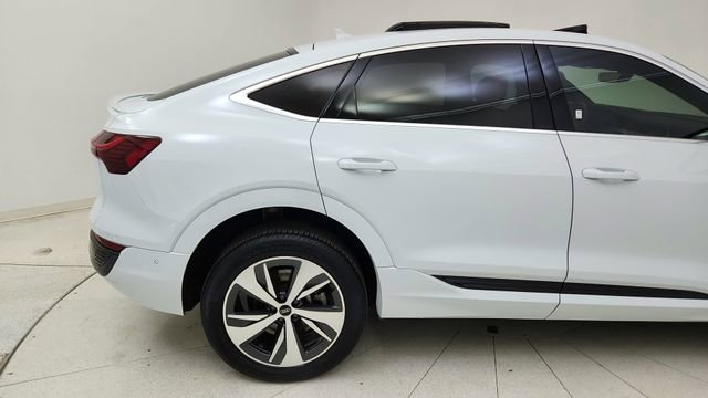 Used 2024 Audi Q8 e-tron Premium Plus w/ Premium Plus Package image 12