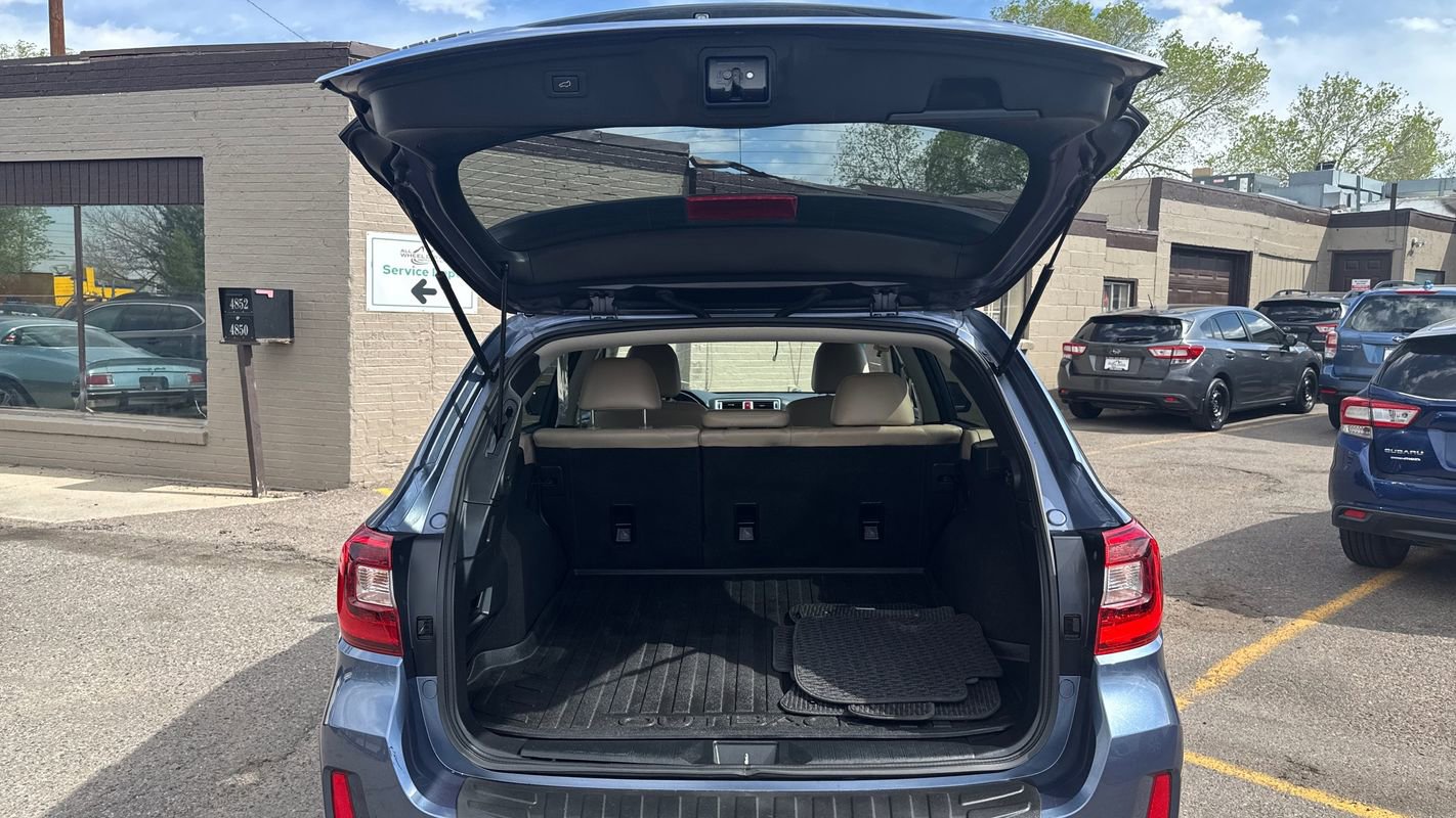 Used 2017 Subaru Outback 2.5i Limited AWD/4WD image 24